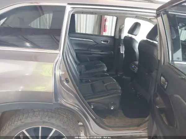 5TDJZRFH5JS812954 2018 TOYOTA HIGHLANDER - Image 8