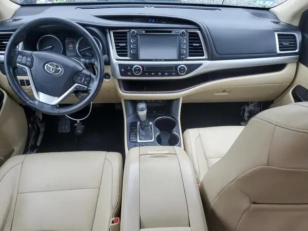 5TDJZRFH5JS832962 2018 TOYOTA HIGHLANDER - Image 8