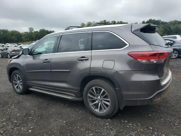 5TDJZRFH5JS848336 2018 TOYOTA HIGHLANDER - Image 2