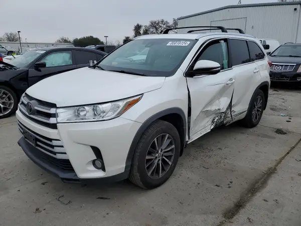 5TDJZRFH5JS851625 2018 TOYOTA HIGHLANDER - Image 1