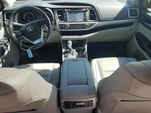5TDJZRFH5JS857148 2018 TOYOTA HIGHLANDER - Image 8