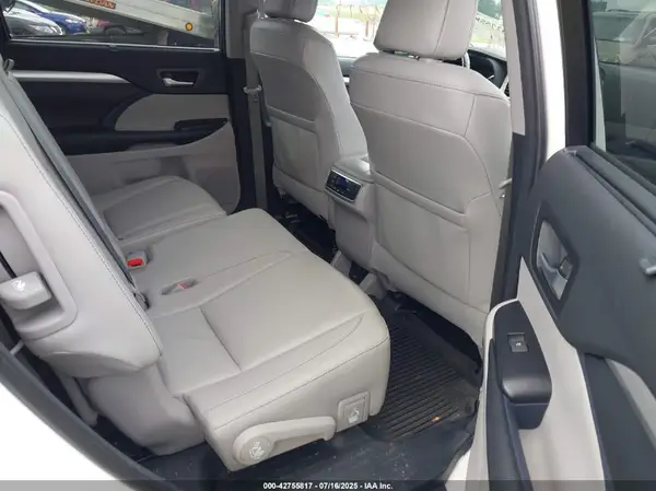 5TDJZRFH5JS857358 2018 TOYOTA HIGHLANDER - Image 8