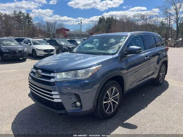 5TDJZRFH5JS862429 2018 TOYOTA HIGHLANDER - Image 2