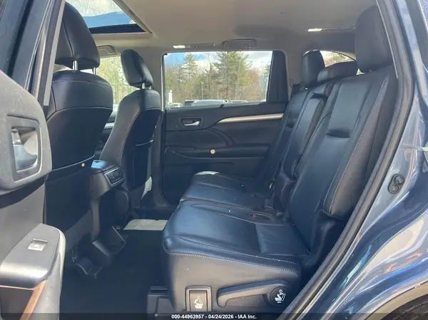 5TDJZRFH5JS862429 2018 TOYOTA HIGHLANDER - Image 8