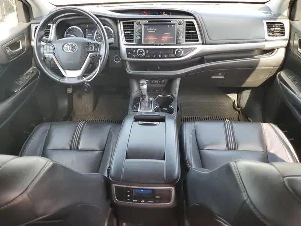 5TDJZRFH5JS867324 2018 TOYOTA HIGHLANDER - Image 8