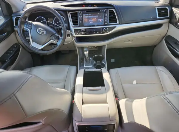 5TDJZRFH5JS871812 2018 TOYOTA HIGHLANDER - Image 8