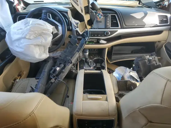 5TDJZRFH5JS874841 2018 TOYOTA HIGHLANDER - Image 8