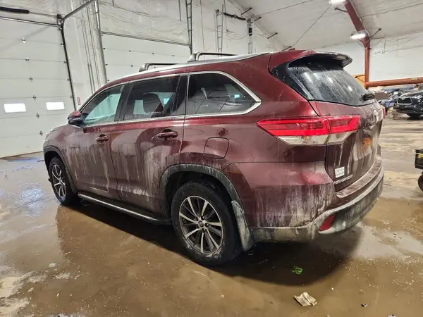 5TDJZRFH5JS876315 2018 TOYOTA HIGHLANDER - Image 2