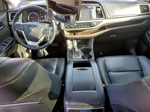 5TDJZRFH5JS881062 2018 TOYOTA HIGHLANDER - Image 8