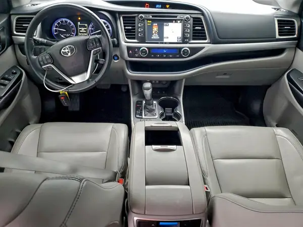 5TDJZRFH5JS901391 2018 TOYOTA HIGHLANDER - Image 8