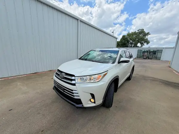 5TDJZRFH5JS908423 2018 TOYOTA HIGHLANDER - Image 2