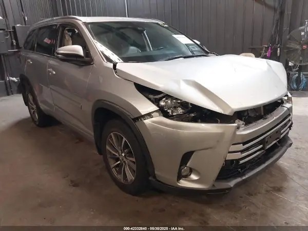 5TDJZRFH5JS912469 2018 TOYOTA HIGHLANDER - Image 1