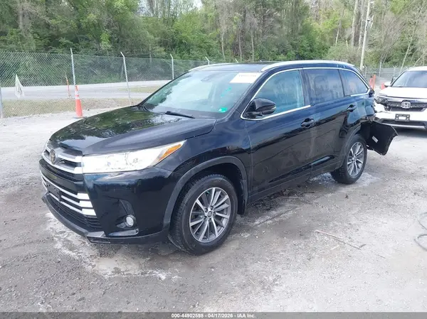 5TDJZRFH5JS913721 2018 TOYOTA HIGHLANDER - Image 2