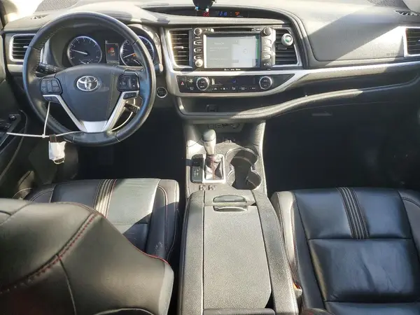 5TDJZRFH5KS563301 2019 TOYOTA HIGHLANDER - Image 8
