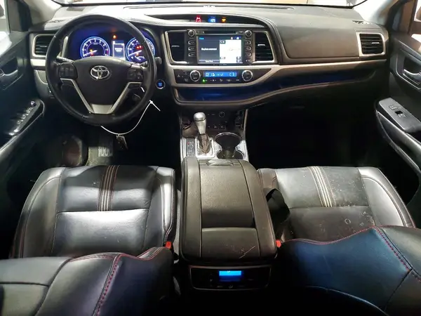 5TDJZRFH5KS563380 2019 TOYOTA HIGHLANDER - Image 8