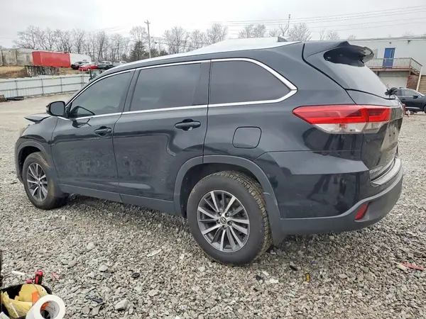 5TDJZRFH5KS564741 2019 TOYOTA HIGHLANDER - Image 2