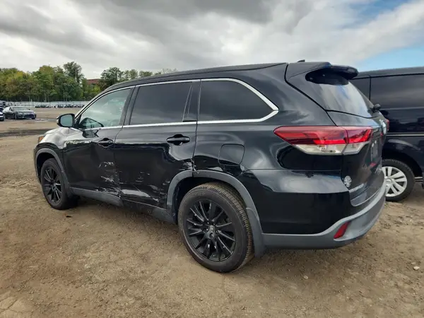 5TDJZRFH5KS565579 2019 TOYOTA HIGHLANDER - Image 2