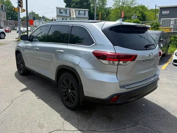 5TDJZRFH5KS565789 2019 TOYOTA HIGHLANDER - Image 2