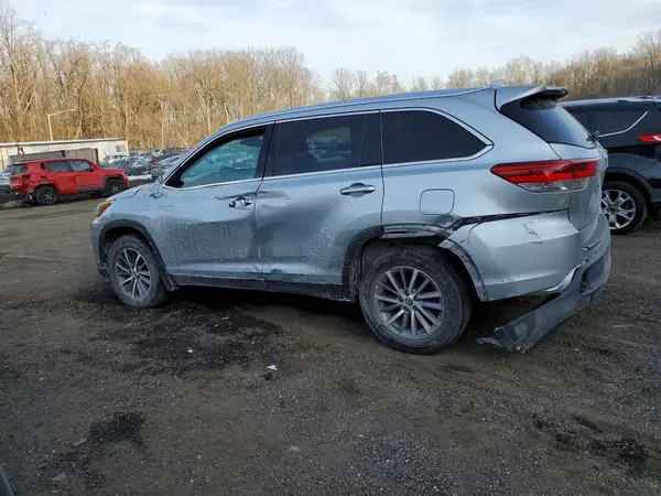 5TDJZRFH5KS566327 2019 TOYOTA HIGHLANDER - Image 2