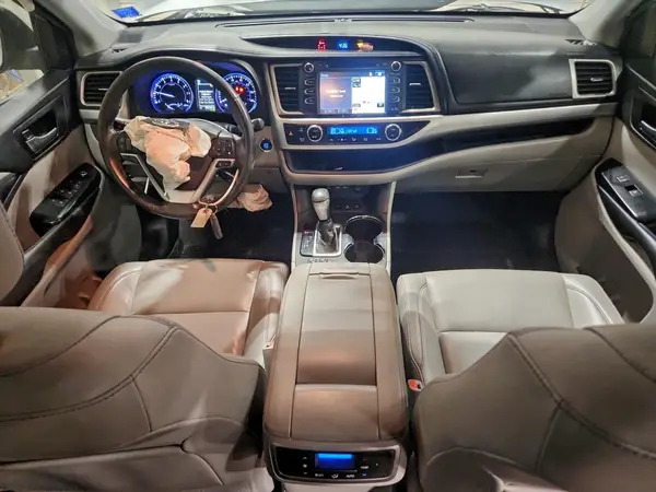 5TDJZRFH5KS568367 2019 TOYOTA HIGHLANDER - Image 8