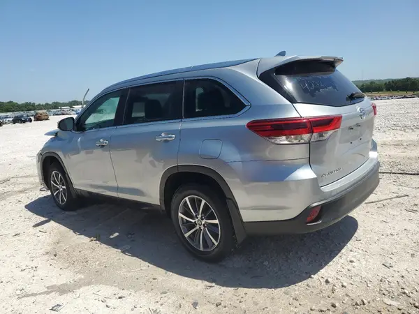 5TDJZRFH5KS570670 2019 TOYOTA HIGHLANDER - Image 2