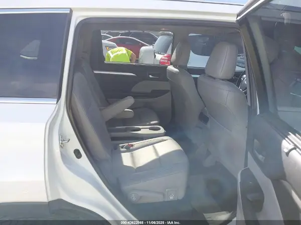 5TDJZRFH5KS571527 2019 TOYOTA HIGHLANDER - Image 8