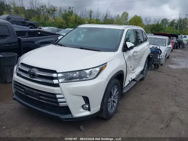 5TDJZRFH5KS575514 2019 TOYOTA HIGHLANDER - Image 2