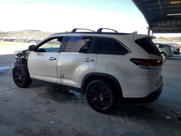 5TDJZRFH5KS579899 2019 TOYOTA HIGHLANDER - Image 2