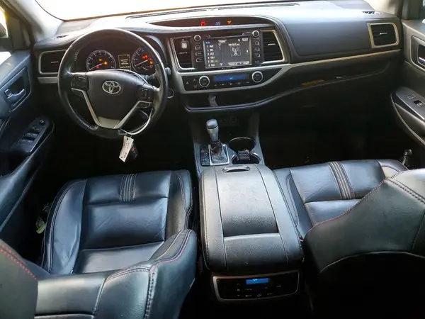 5TDJZRFH5KS579899 2019 TOYOTA HIGHLANDER - Image 8