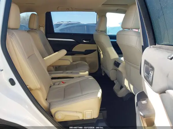 5TDJZRFH5KS581667 2019 TOYOTA HIGHLANDER - Image 8