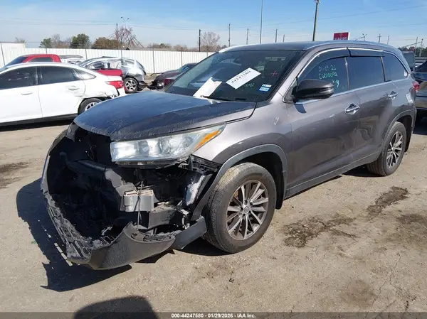 5TDJZRFH5KS584942 2019 TOYOTA HIGHLANDER - Image 2