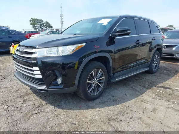 5TDJZRFH5KS586044 2019 TOYOTA HIGHLANDER - Image 2