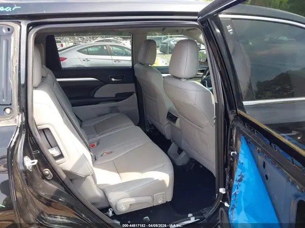5TDJZRFH5KS586044 2019 TOYOTA HIGHLANDER - Image 8