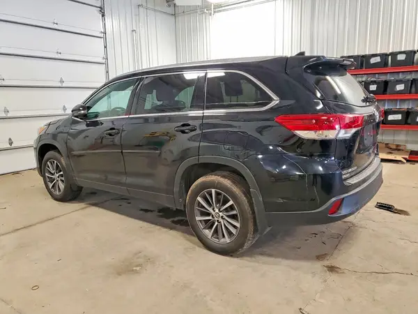 5TDJZRFH5KS586478 2019 TOYOTA HIGHLANDER - Image 2