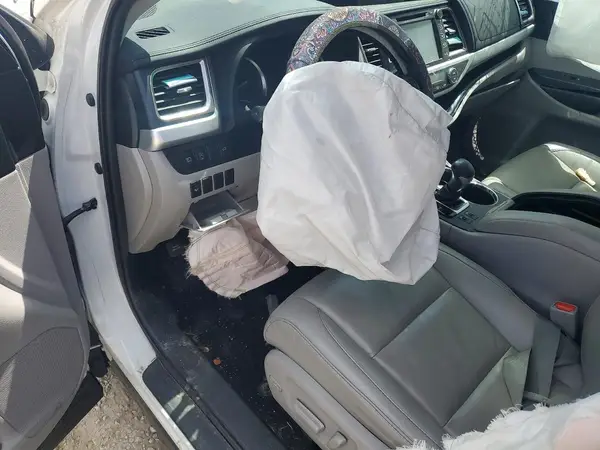 5TDJZRFH5KS596931 2019 TOYOTA HIGHLANDER - Image 8