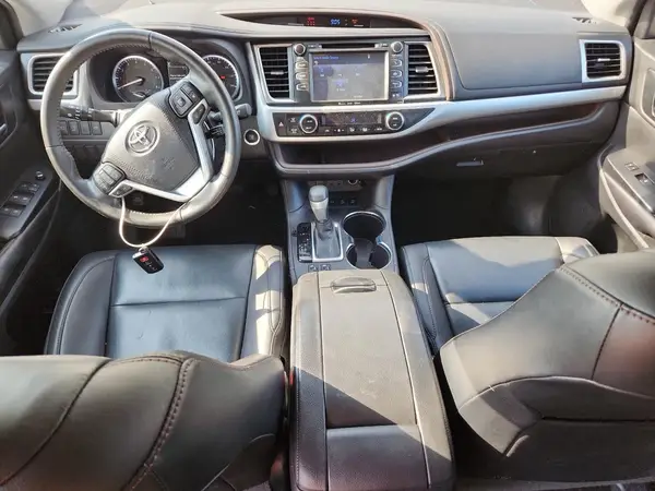 5TDJZRFH5KS597772 2019 TOYOTA HIGHLANDER - Image 8