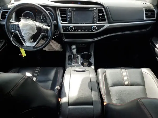5TDJZRFH5KS599828 2019 TOYOTA HIGHLANDER - Image 8