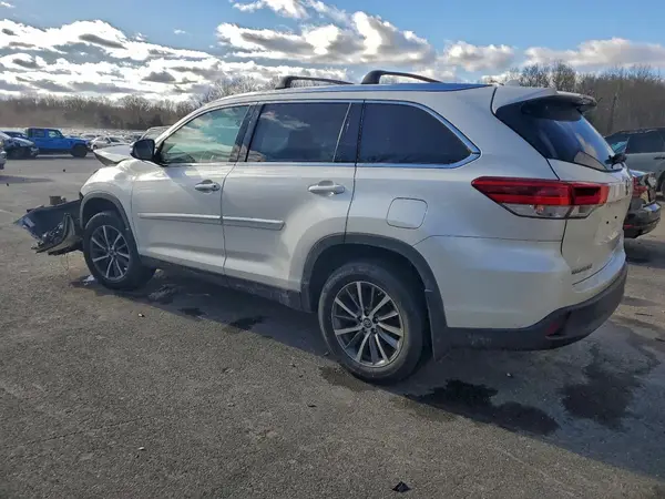 5TDJZRFH5KS601013 2019 TOYOTA HIGHLANDER - Image 2