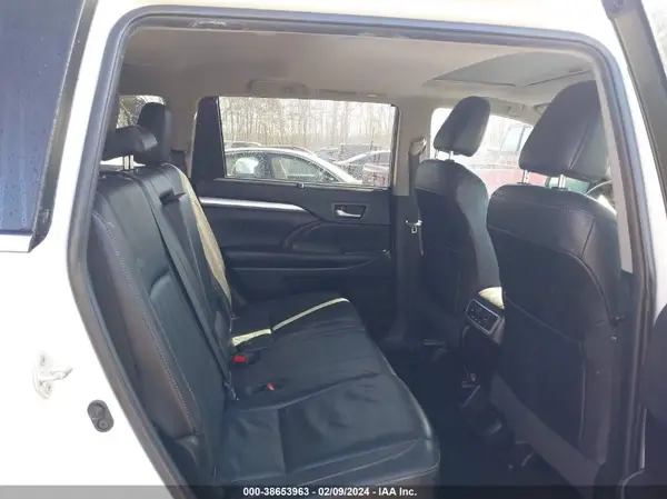 5TDJZRFH5KS601917 2019 TOYOTA HIGHLANDER - Image 8