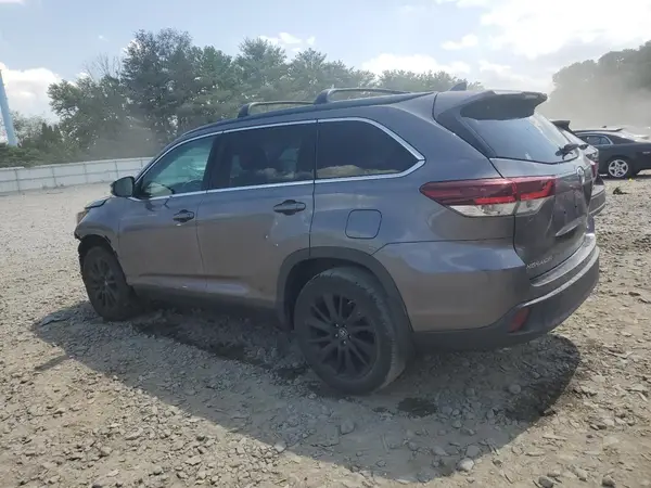5TDJZRFH5KS602615 2019 TOYOTA HIGHLANDER - Image 2