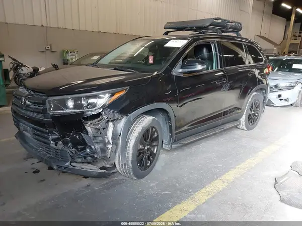 5TDJZRFH5KS602985 2019 TOYOTA HIGHLANDER - Image 2