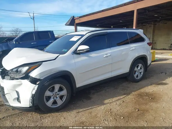 5TDJZRFH5KS605224 2019 TOYOTA HIGHLANDER - Image 2
