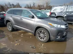 5TDJZRFH5KS605241 2019 TOYOTA HIGHLANDER