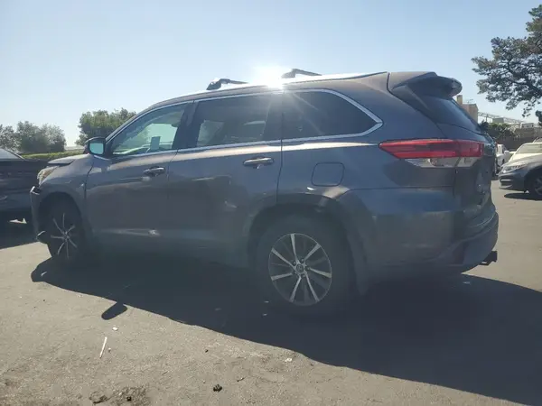 5TDJZRFH5KS605448 2019 TOYOTA HIGHLANDER - Image 2