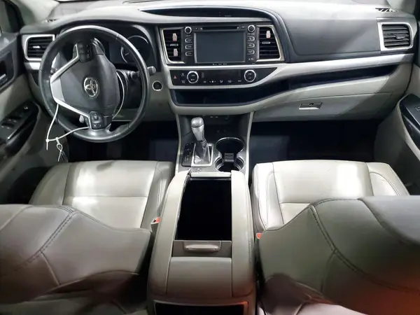 5TDJZRFH5KS610214 2019 TOYOTA HIGHLANDER - Image 8
