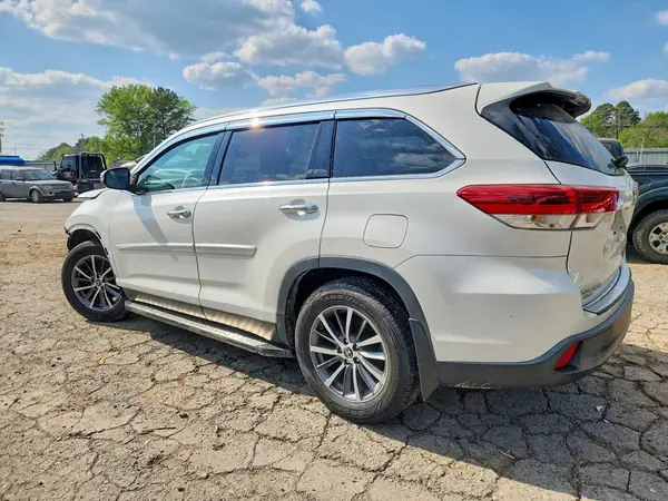5TDJZRFH5KS612710 2019 TOYOTA HIGHLANDER - Image 2