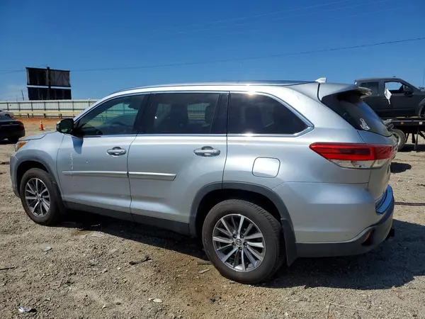 5TDJZRFH5KS614280 2019 TOYOTA HIGHLANDER - Image 2