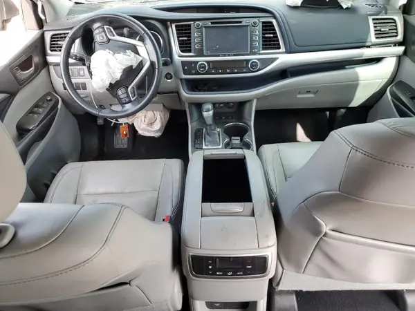 5TDJZRFH5KS616496 2019 TOYOTA HIGHLANDER - Image 8