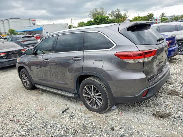 5TDJZRFH5KS617129 2019 TOYOTA HIGHLANDER - Image 2
