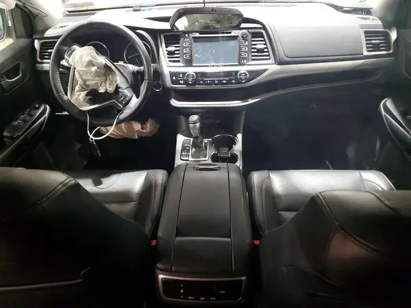5TDJZRFH5KS617454 2019 TOYOTA HIGHLANDER - Image 8